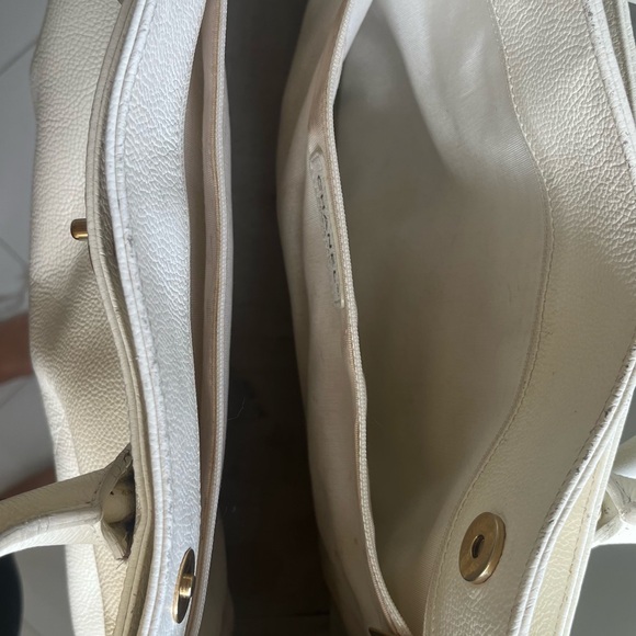 Chanel tote - Picture 8 of 12